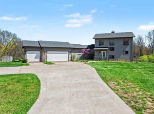 26401 27 1/2 St, Gobles, MI 49055