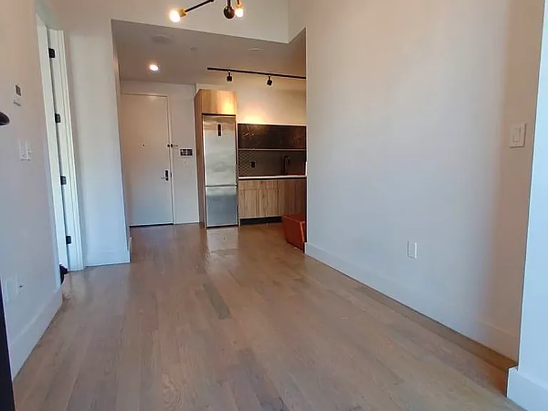 2807 Snyder Ave #301 — Photo 3