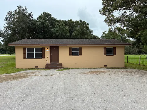 3019 NE Brownville St Photo 1