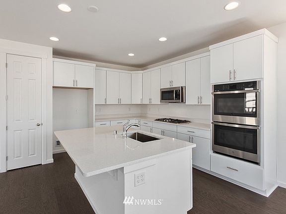 5th image of 15124 Tyee Drive E #8