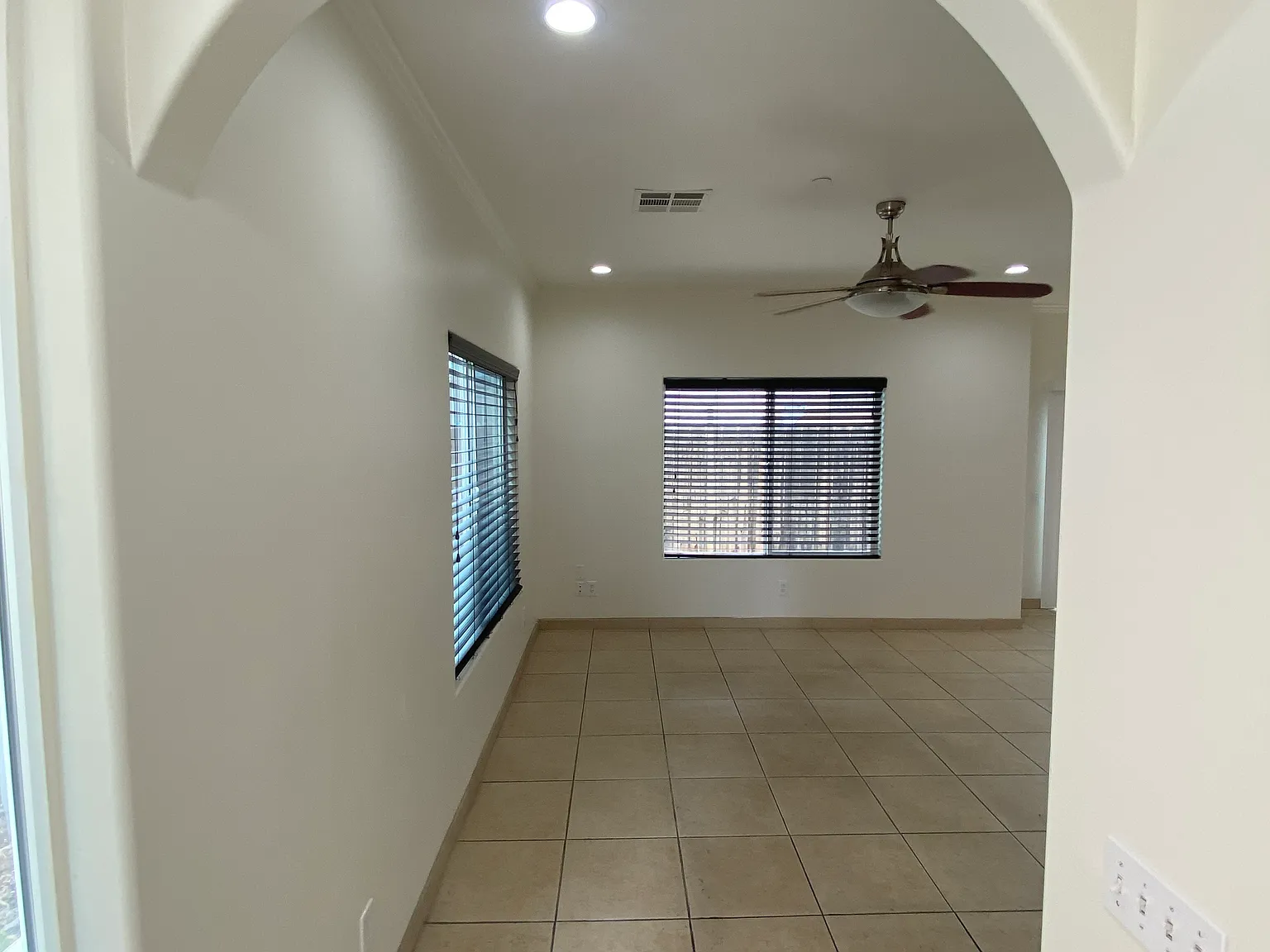 4 bed, 2.5 bath, 1600 sqft, $3,800 — Photo 2