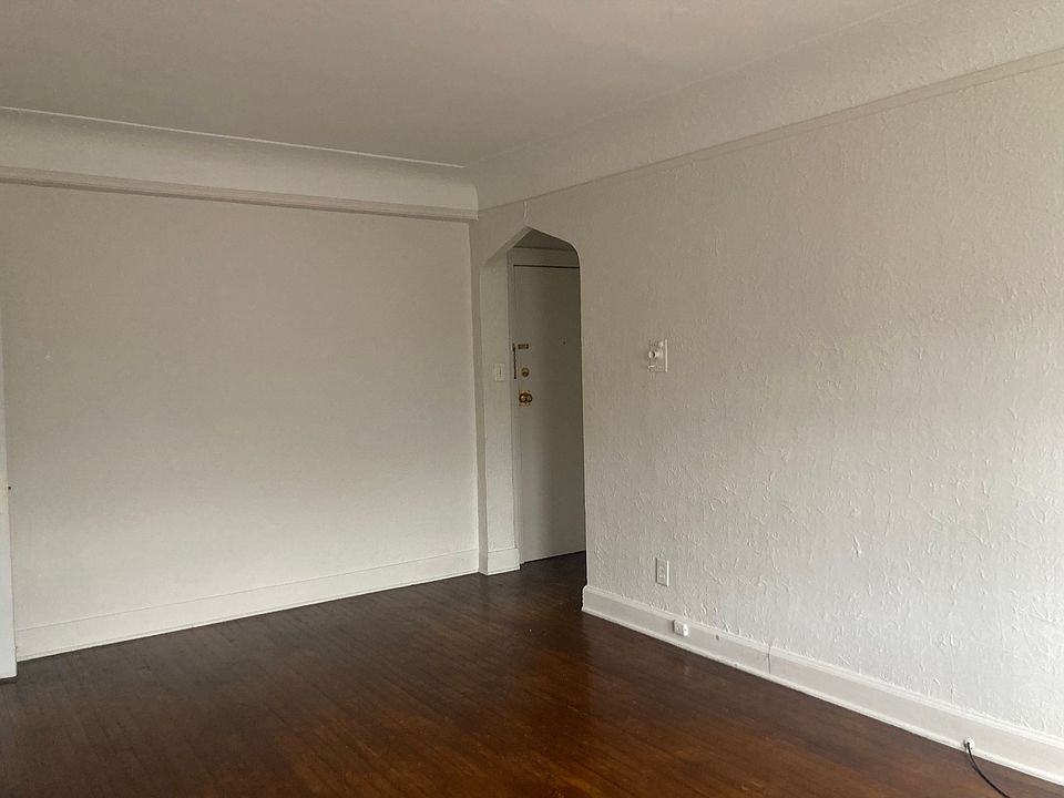 1st image of 1725 Van Dyke St APT 34