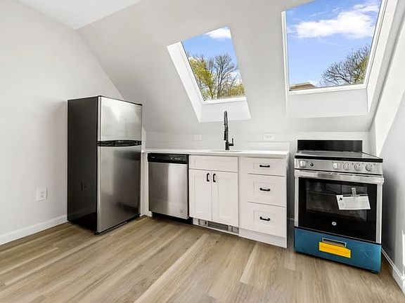 2nd image of 6 College Ave Floor 3