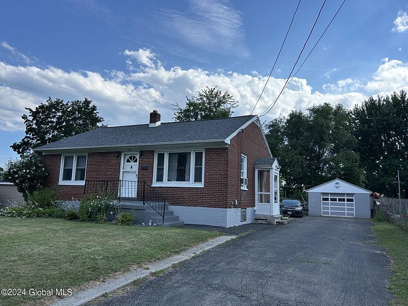 2nd image of 25 Quincy Street