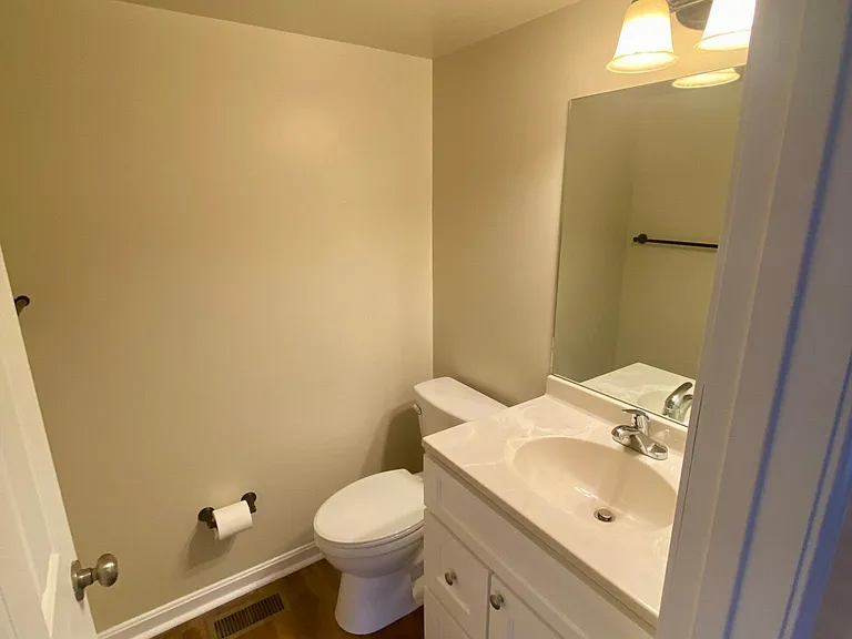 1694 Jeffrey Ln — Photo 7