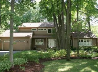 5827 Schumann Dr, Fitchburg, WI 53711