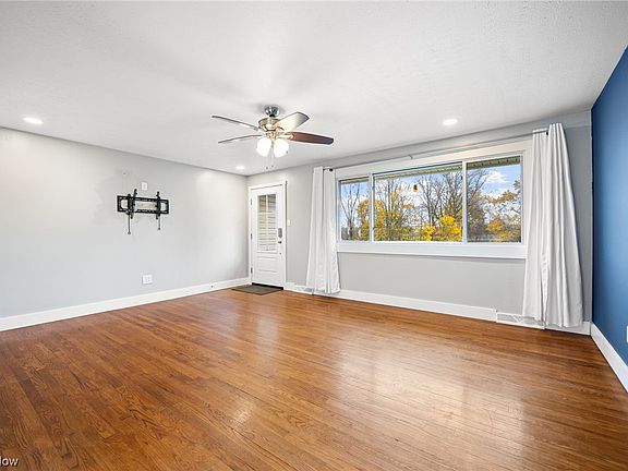 4th image of 12810 Kenyon Dr