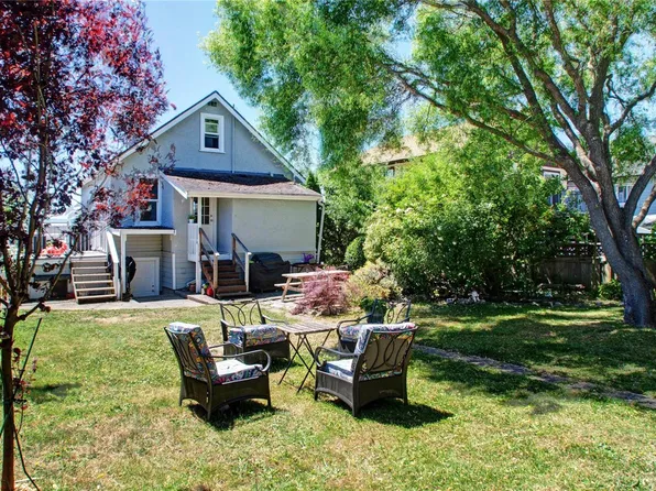 236 Crease Ave, Saanich, BC V8Z 1S9