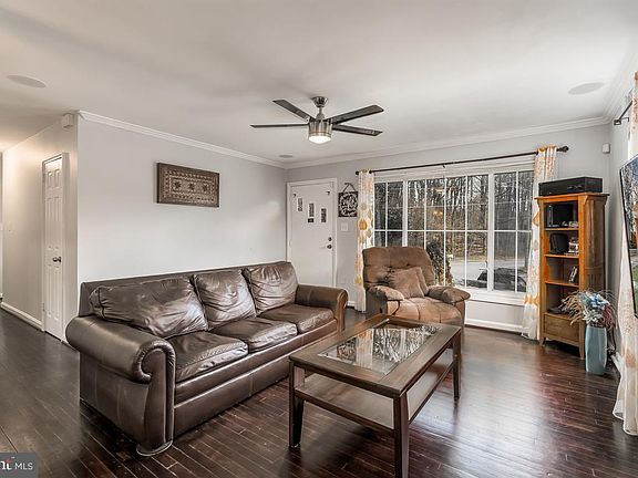 2nd image of 2401 Boones Ln