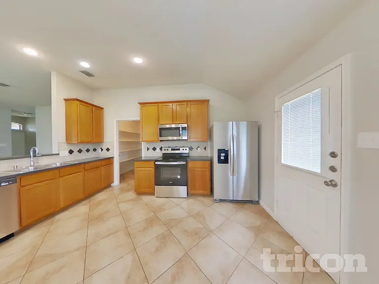 8621 Sagebrush Trl — Photo 5