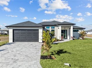 1030 NE 2nd Ave, Cape Coral, FL 33909