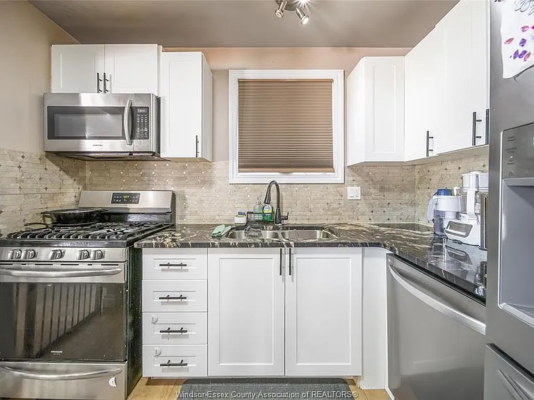 9633 Avery Ln #UPPER — Photo 18