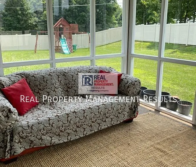 9399 Millicent Ct — Photo 30