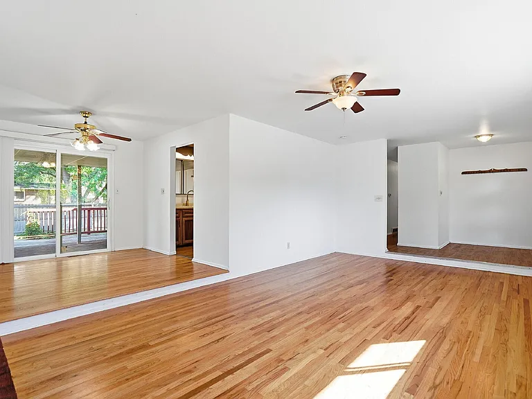 3260 E Maplewood Ave — Photo 7
