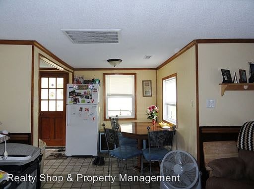 5th image of 164 Lakewood Dr