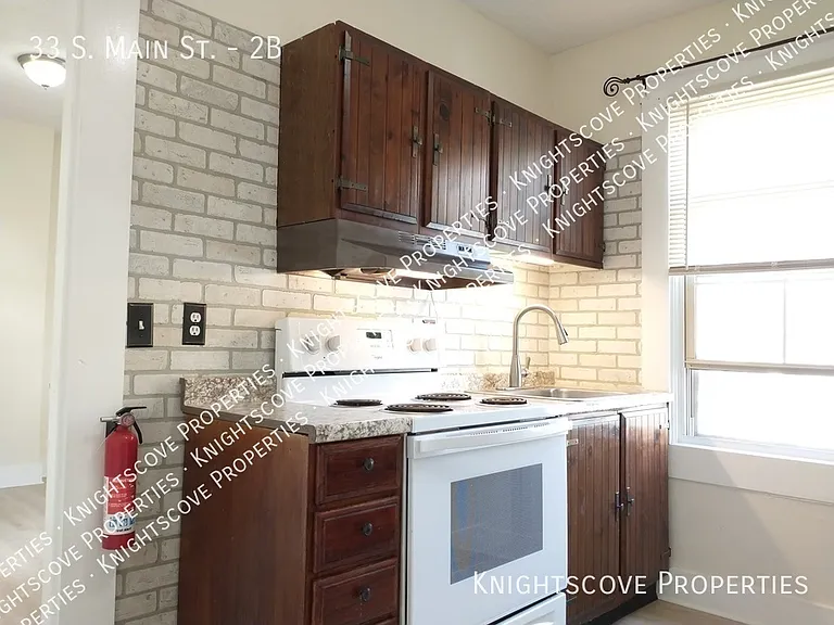 33 S Main St #2B — Photo 2