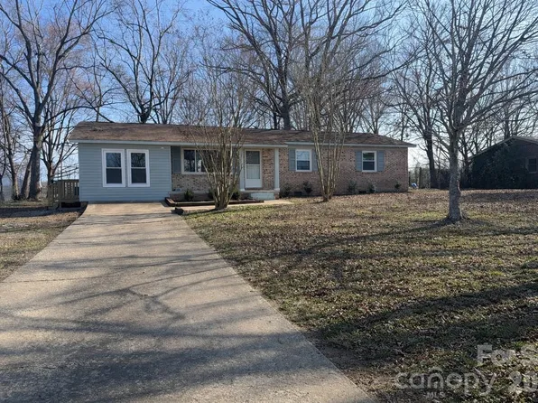 6005 Penn Dale Dr, Shelby, NC 28152