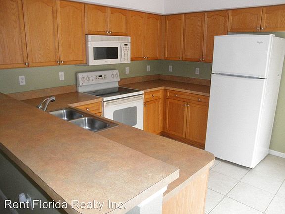 4th image of 2227 White Pine Cir APT B