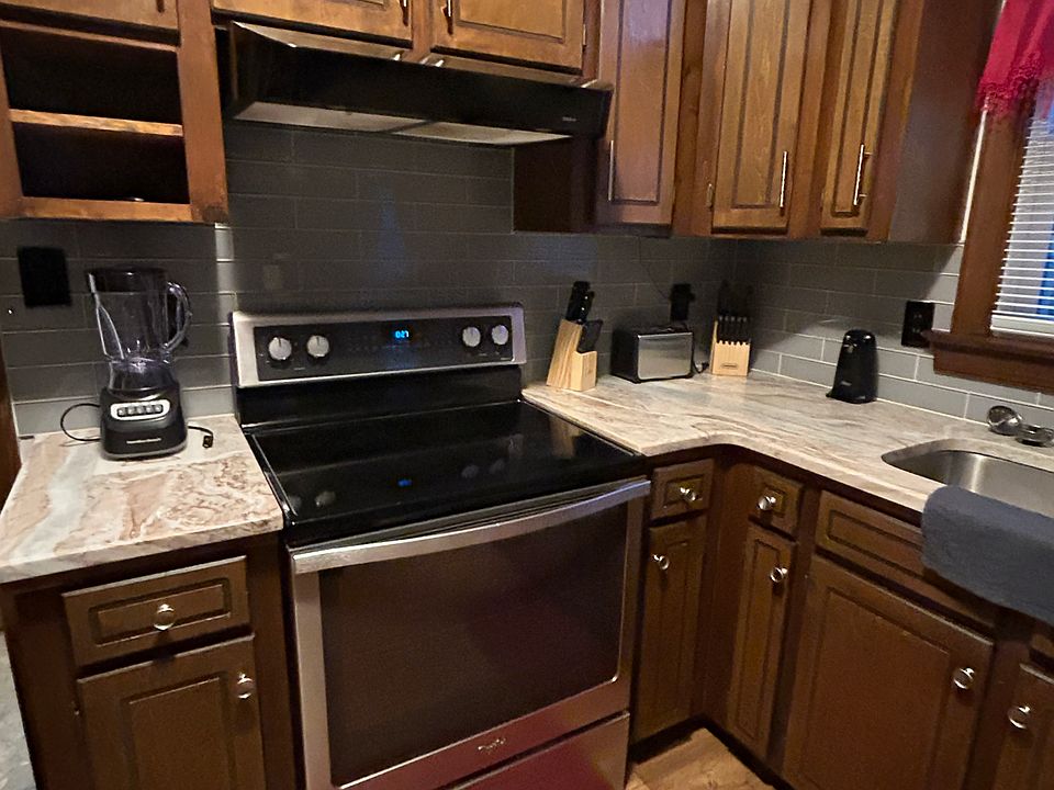1st image of 813 Binker Dr