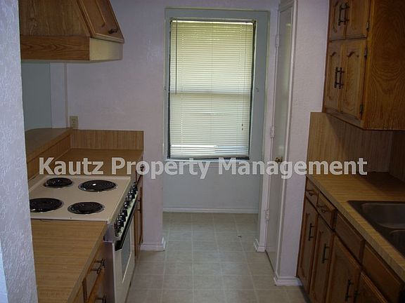 5th image of 613 Stell Ave