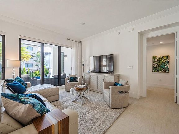 4th image of 1135 3rd AVE S #304