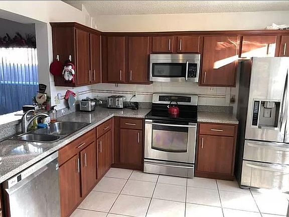 3rd image of 3852 Guildford Ct