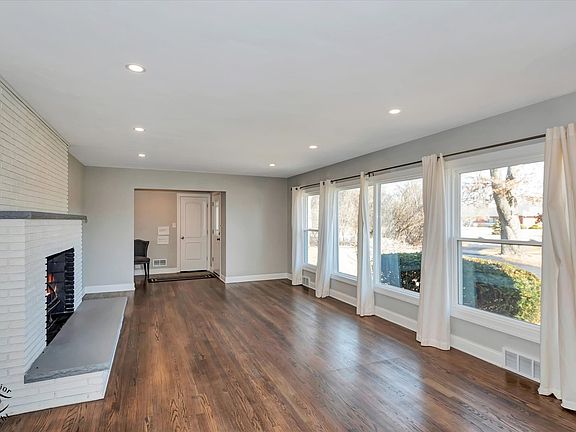 4th image of 31 Graymoor Ln