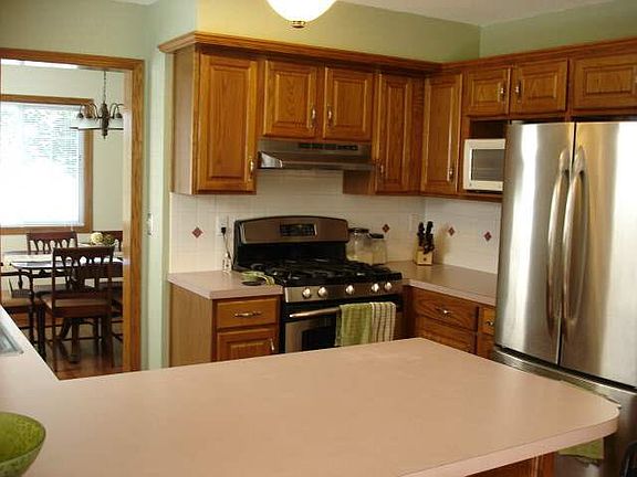 4th image of 1905 N Pineview Dr