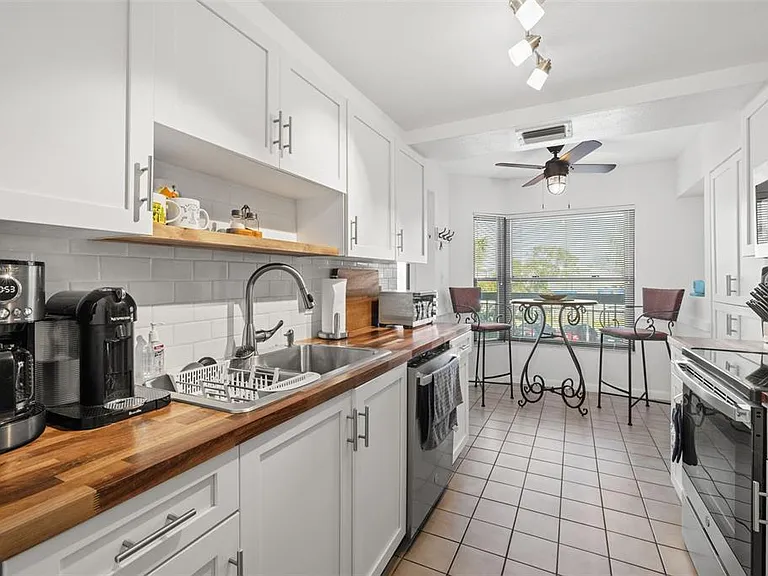 1316 Pasadena Ave S #204 — Photo 12