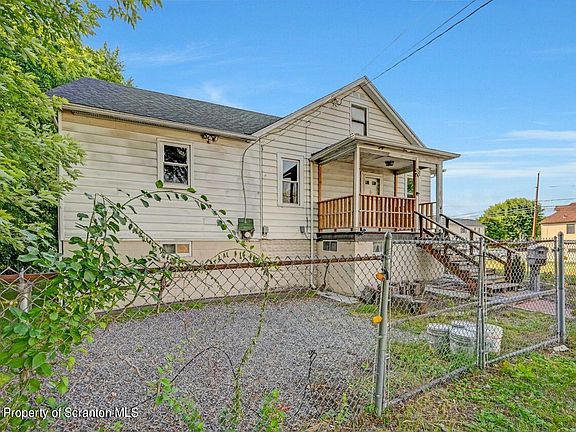 2nd image of 1447 Von Storch Ave