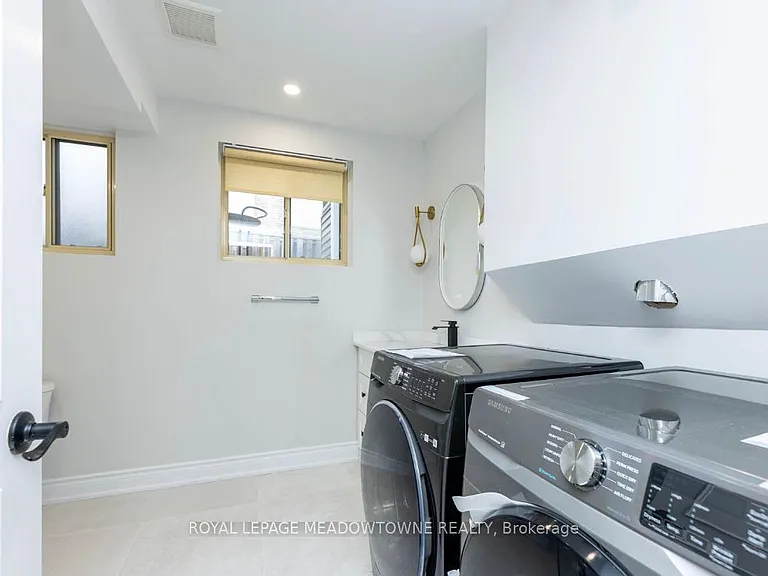 468 Gowland Cres #BASEMENT — Photo 13