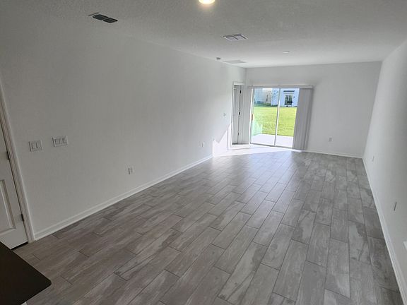 3rd image of 1260 Sand Trap Ct