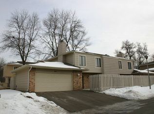 2110 Kings Valley Rd, Golden Valley, MN 55427