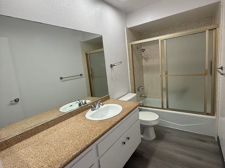 12540 Chandler Blvd #118 — Photo 11