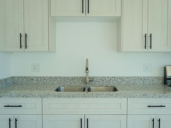 5th image of 85 Coco Plum Dr #A & B