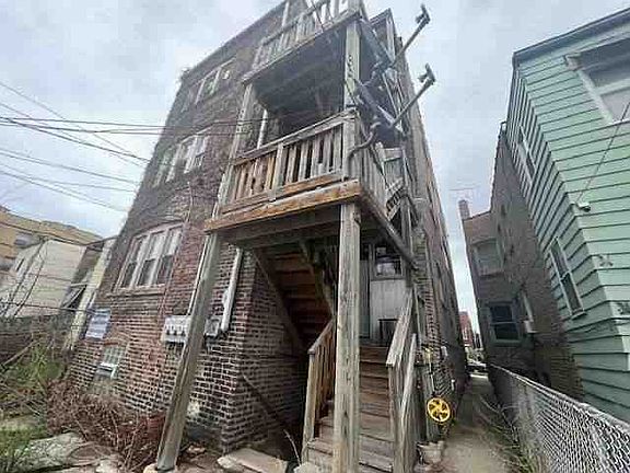 4th image of 7730 S East End Ave