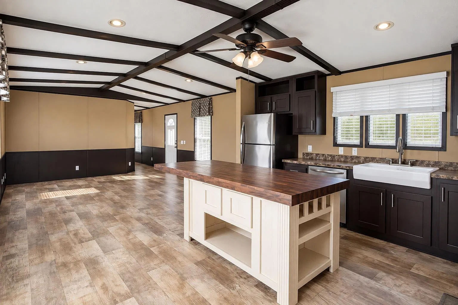 3 bed, 2.0 bath, 1280 sqft, $1,699 — Photo 4