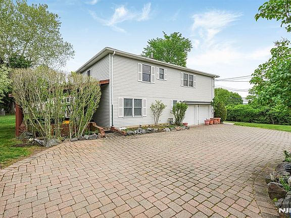 4th image of 433 Tappan Rd