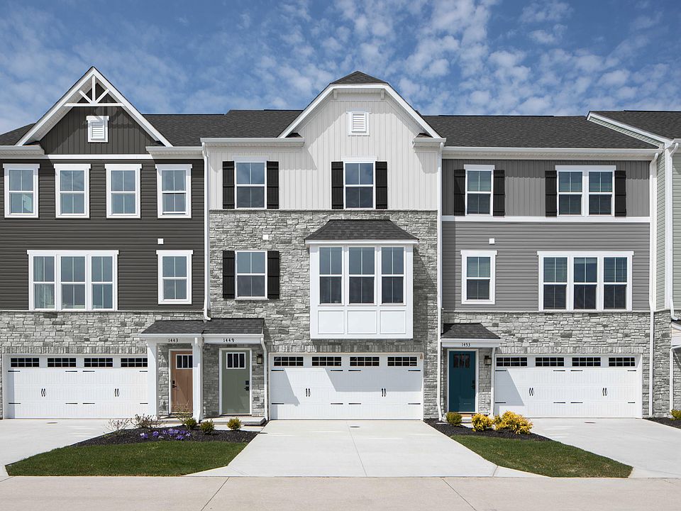 Wexford w Finished Rec Room or Rear Deck
