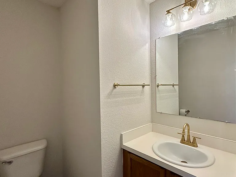 2542 Wilhurt Ave — Photo 7
