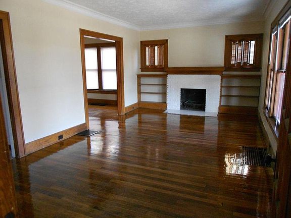 2nd image of 1027 Underwood Ave SE
