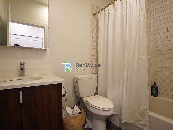5th image of 15 Marney St #3