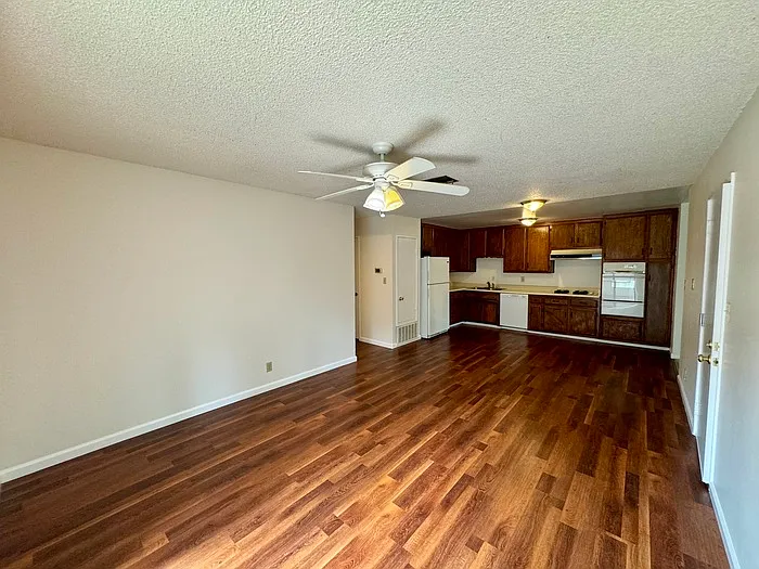 5322 Castle St — Photo 8