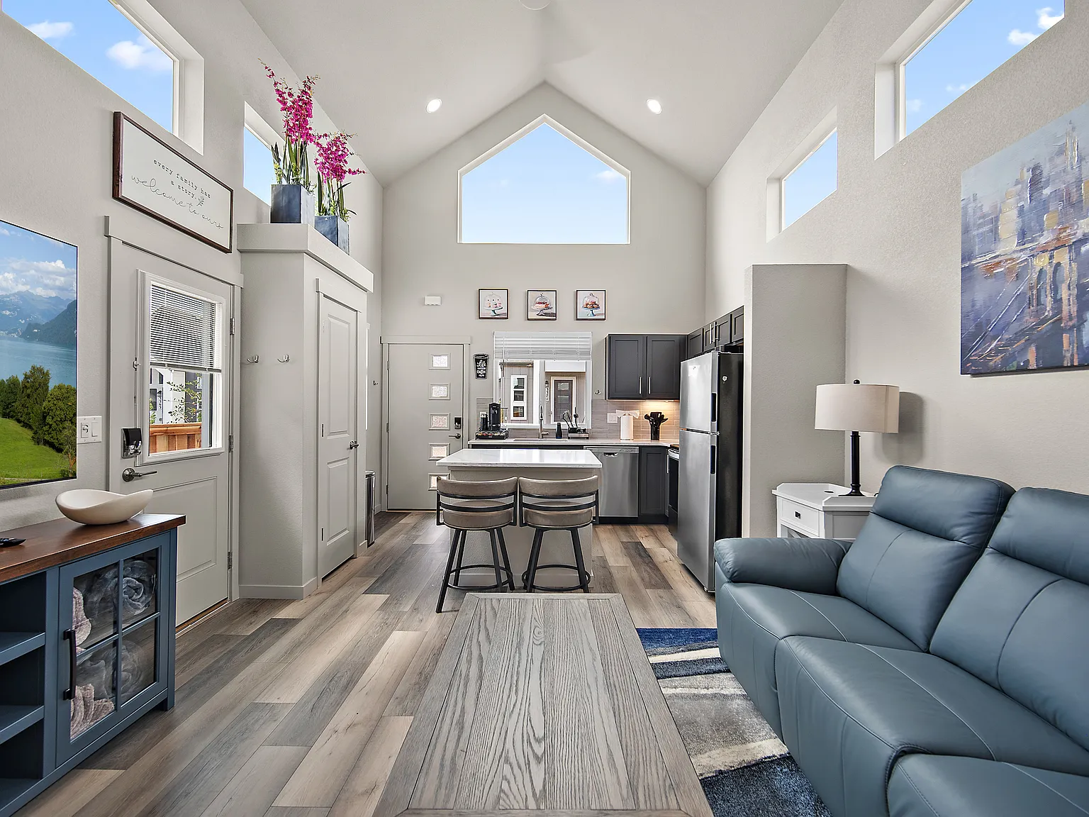 2 bed, 796 sqft, $2,995 — Photo 1
