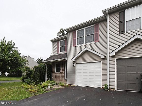 4th image of 121 Anjou Ct
