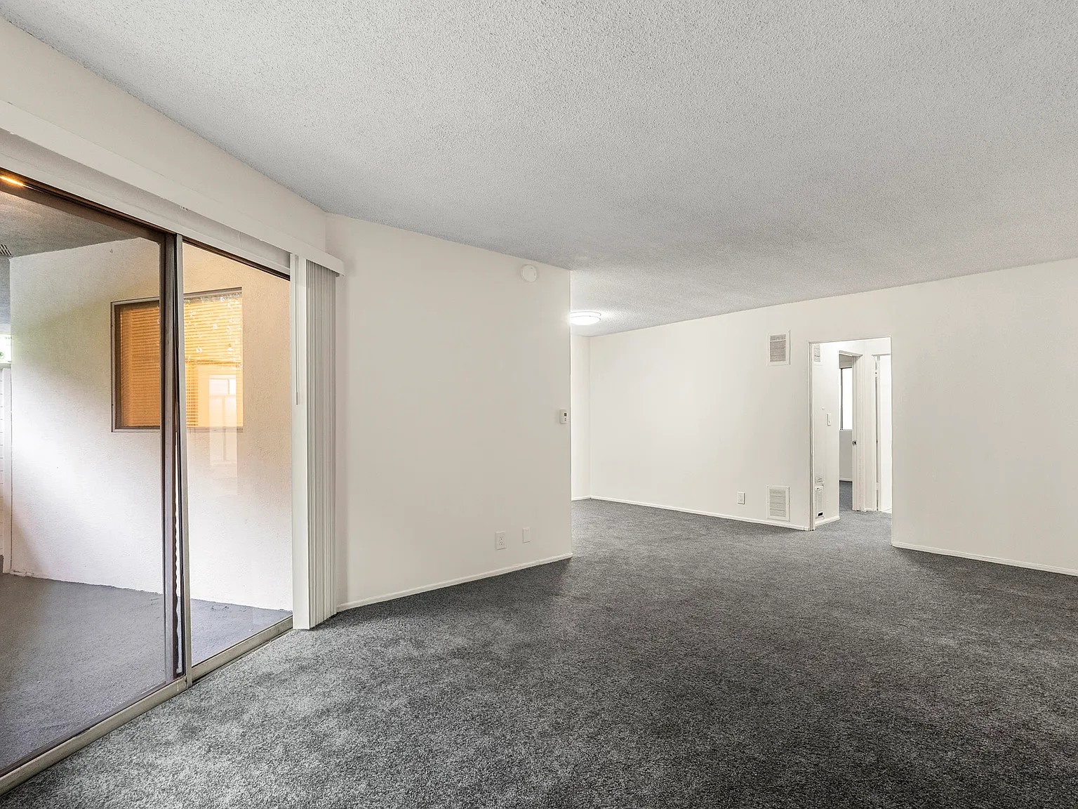 1 bed, 800 sqft, $2,195 — Photo 3