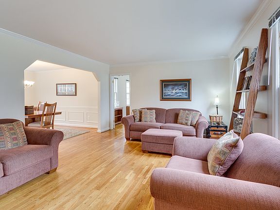 4th image of 11101 Clara Barton Dr
