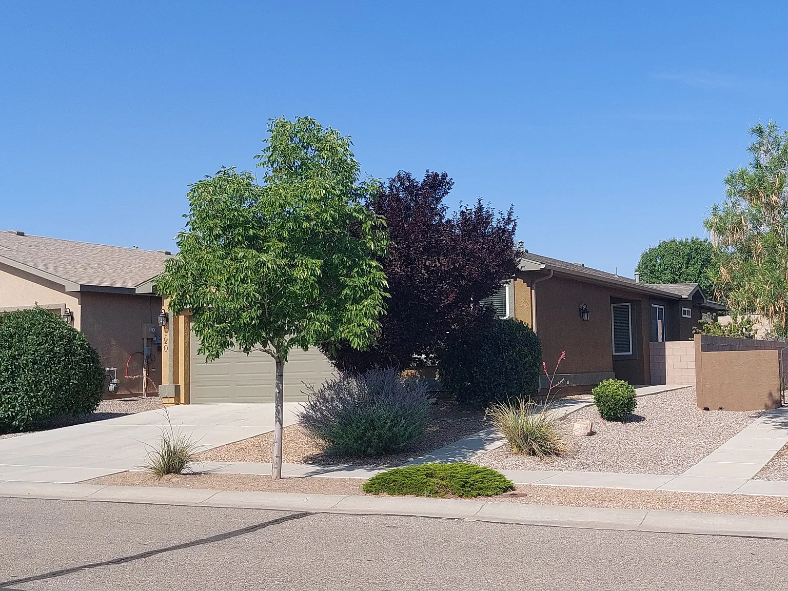 2 bed, 1605 sqft, $1,990 — Photo 2