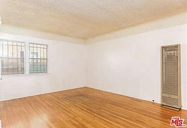 5th image of 216 W 79th St