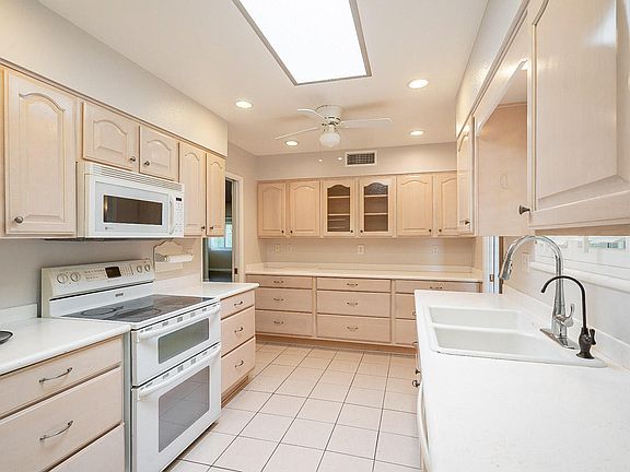5th image of 10727 W Salem Dr